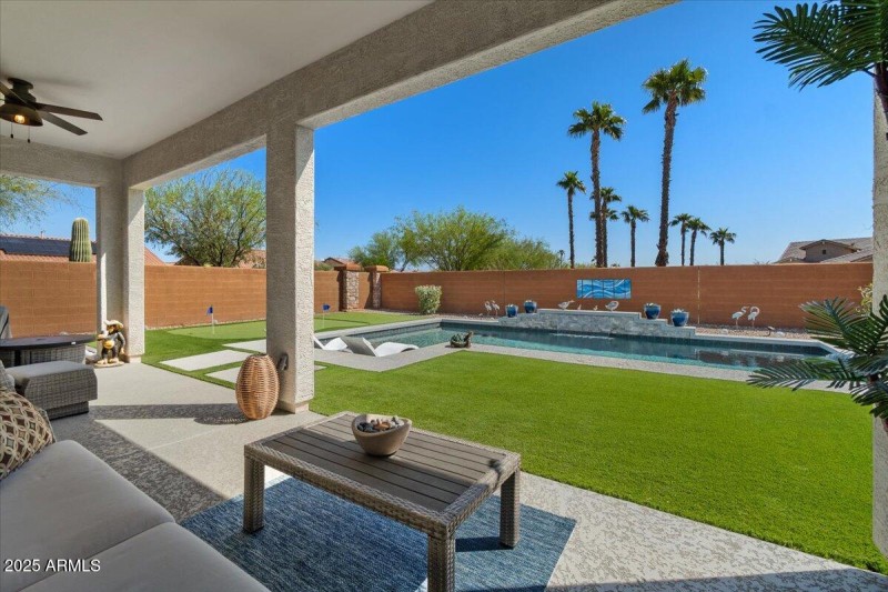 41-Back Patio & Yard