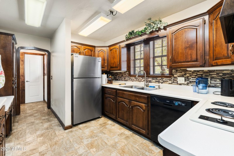 003_Kitchen