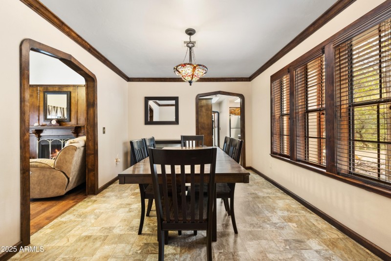 008_Dining Room