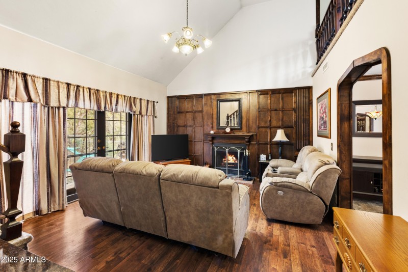 016_Living Room