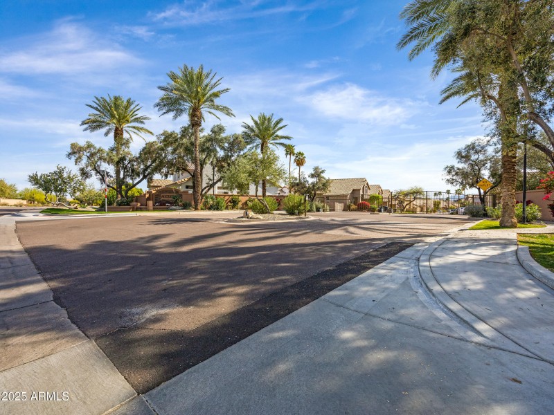 1248 E Briarwood Terrace-16