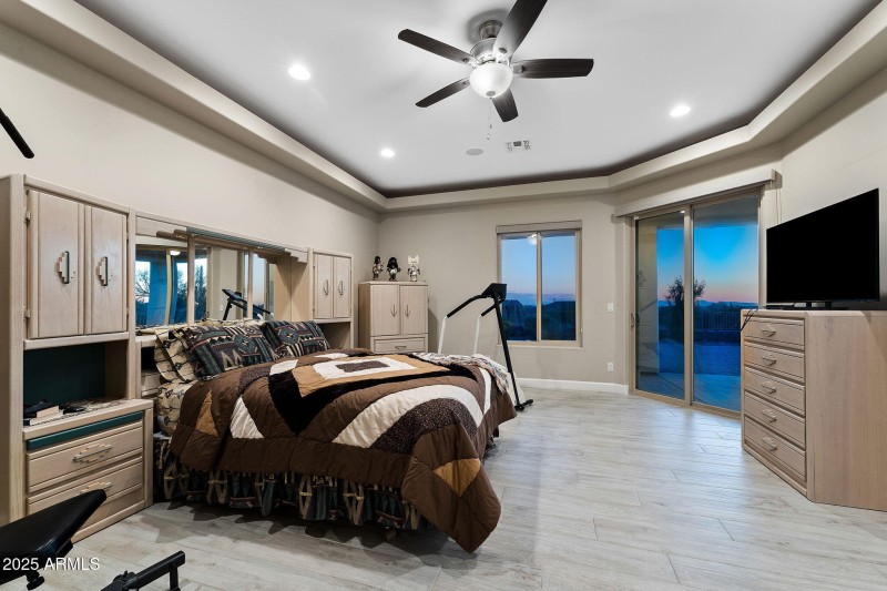 039__7160 E Grand View Ln