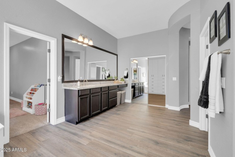 4013 N Founder Cir-25