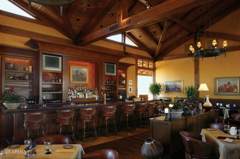 Outlaw Bar