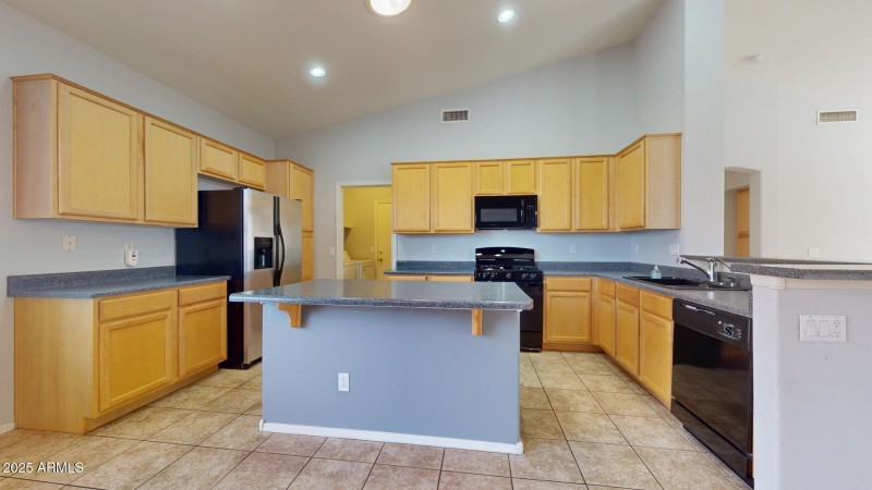871-E-Sherri-Dr-03292025_084555