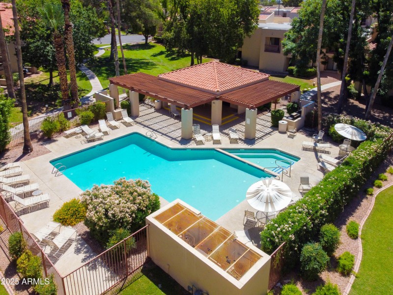 01 Community Pool