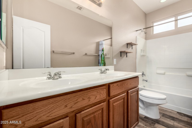 Upstairs full bath