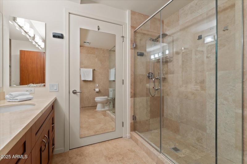 30-030-primary-bathroom