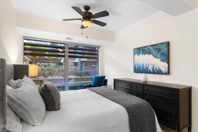 32-032-guest-bedroom