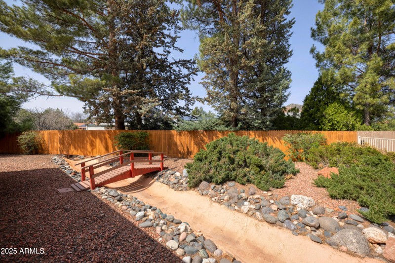 Charming Backyard