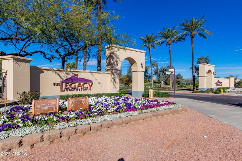 Legacy Golf Course Entrance