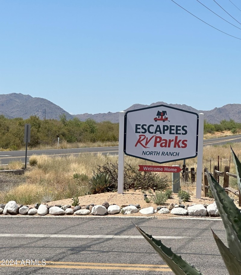 Escapee Sign at Entrance