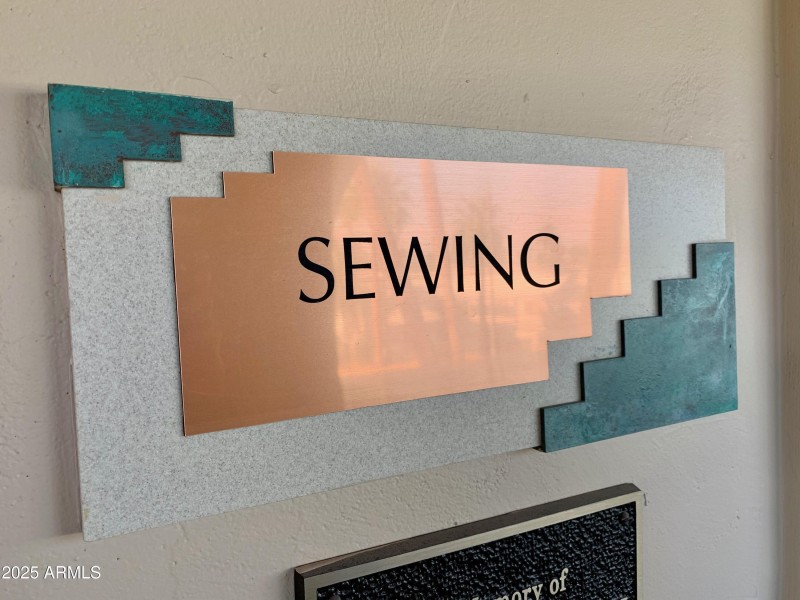 21 Golden Vista Sewing