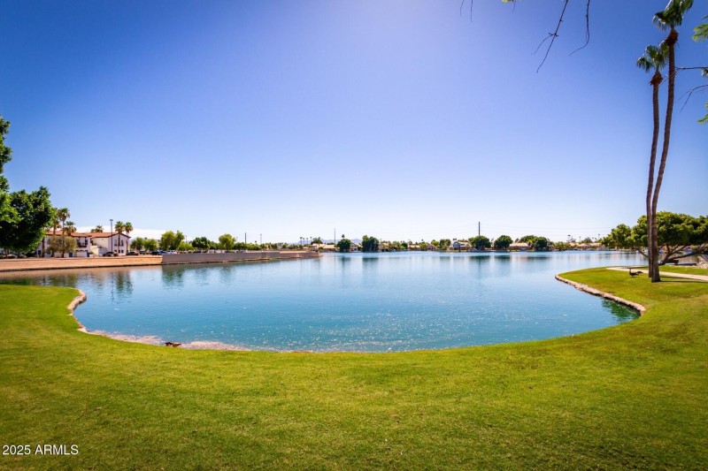 48 - Lakeside