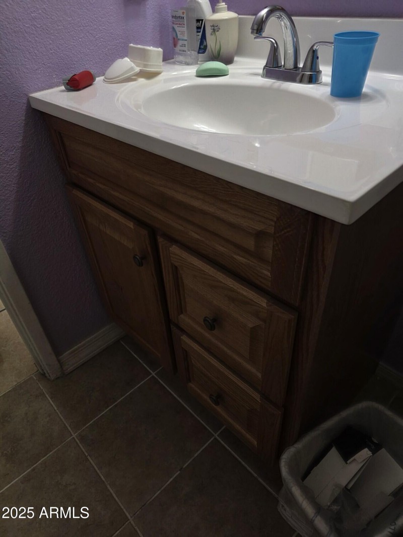 Encanto New Vanity