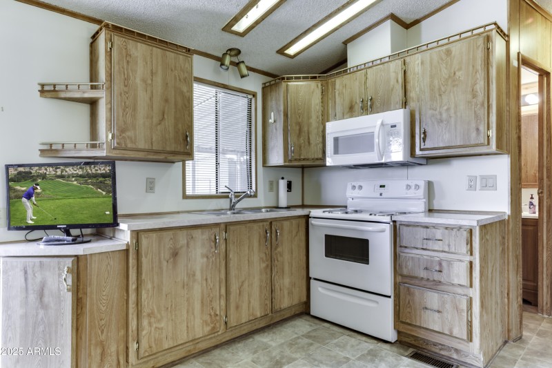 17200 W Bell Rd Lot # 652 Suprise AZ-12