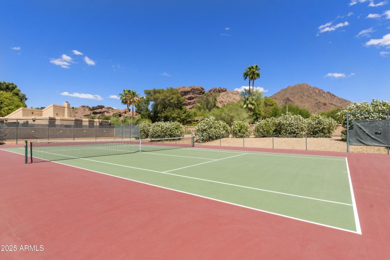 Community tennis and pickleball