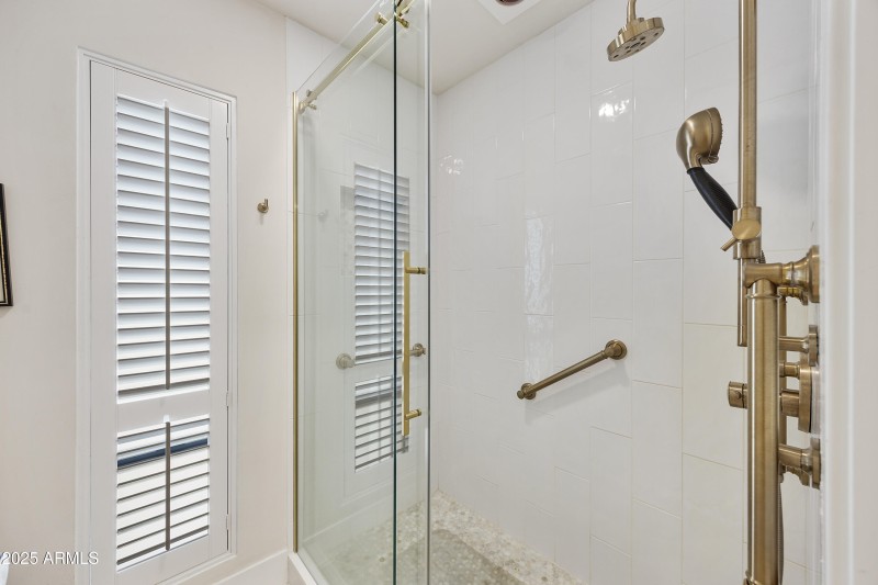 Main bathroom shower
