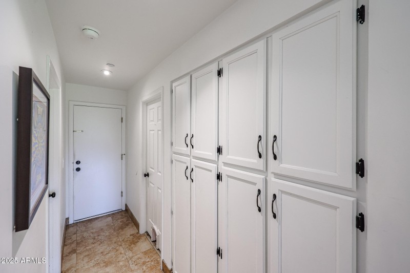 Hall storage