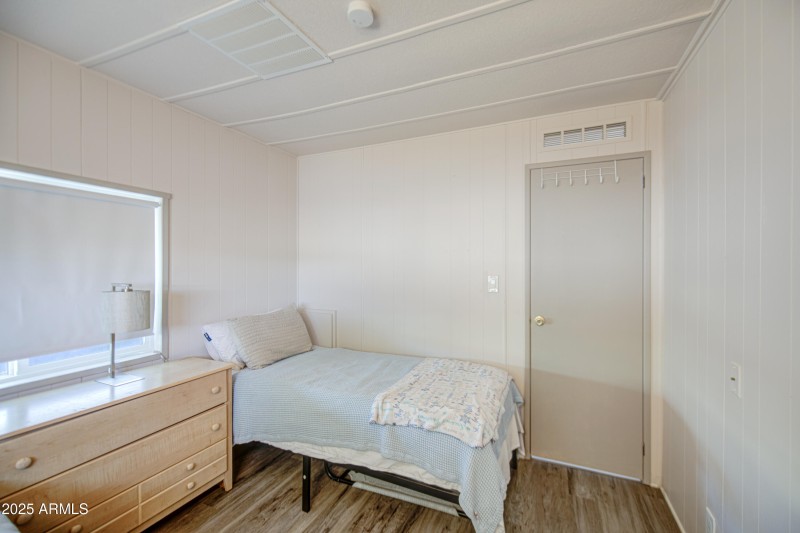 Bedroom 2-pic 2