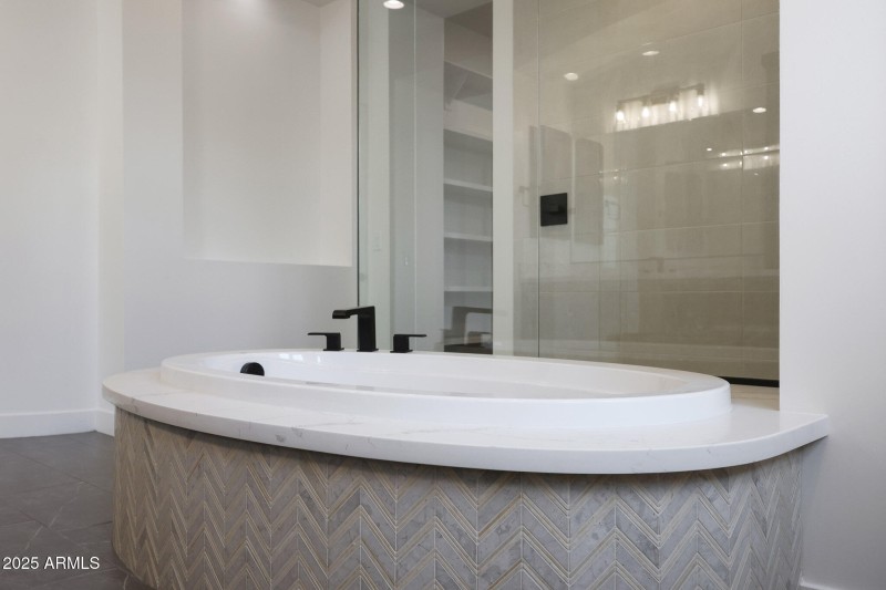 OWNER'S BATH