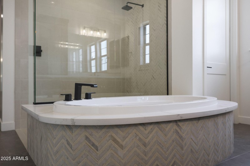 OWNER'S BATH