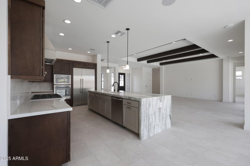 KITCHEN/FAMILY ROOM