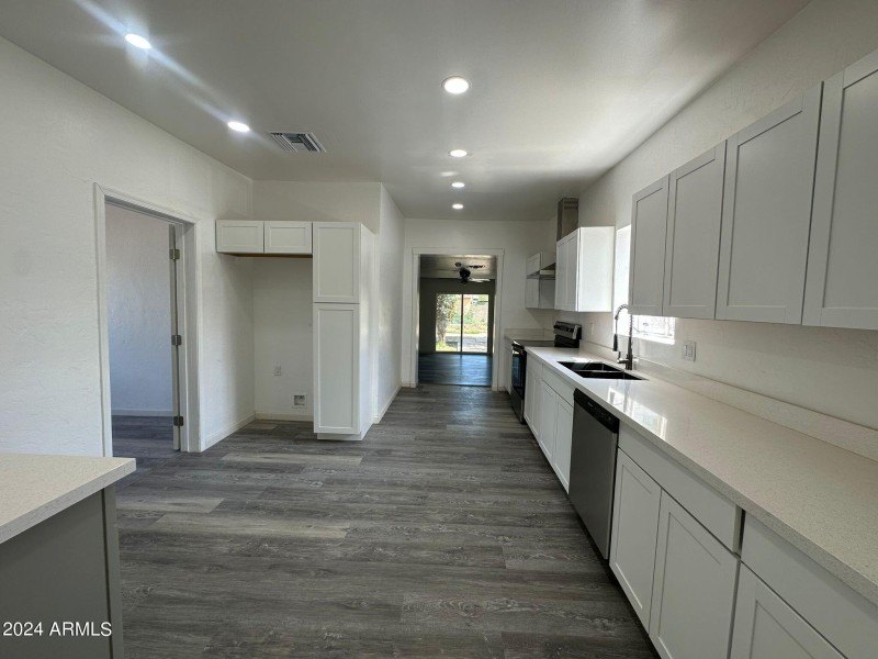 Kitchen 1