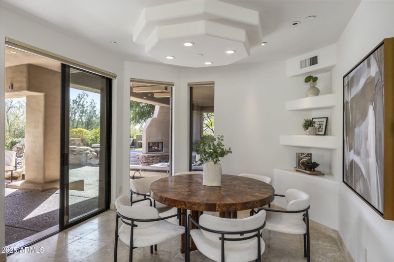 Breakfast Room