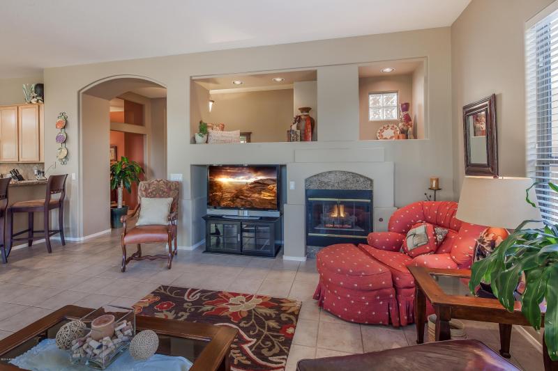 010_Family Room Views