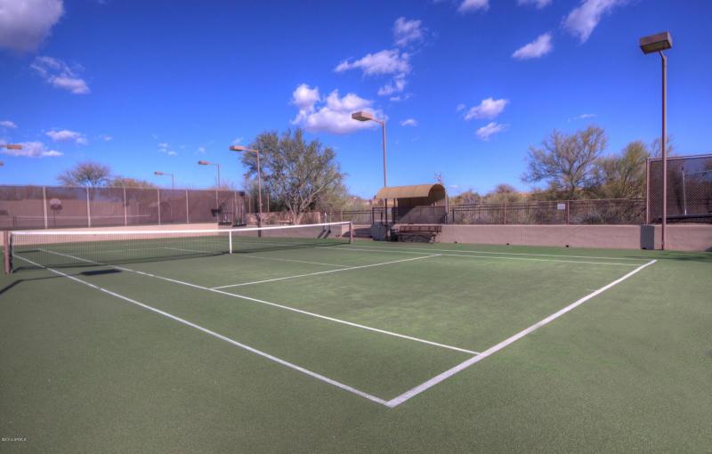 010_Tennis Courts