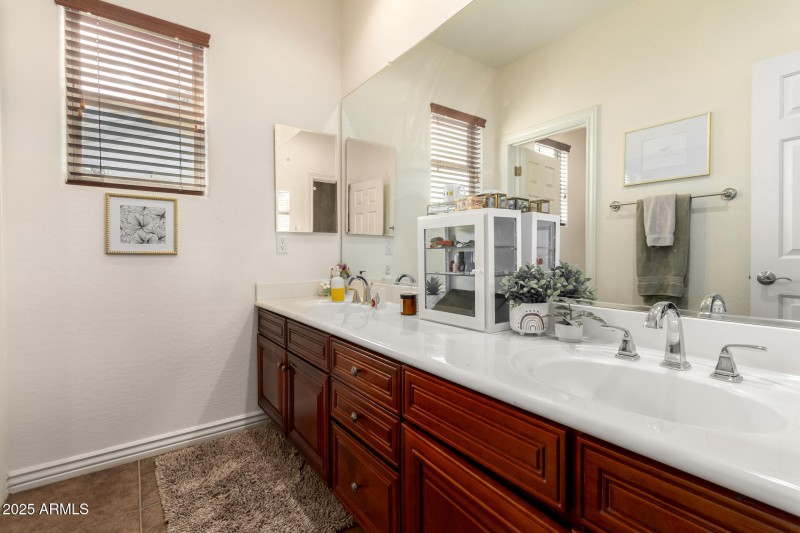 Upstairs Bathoom 2