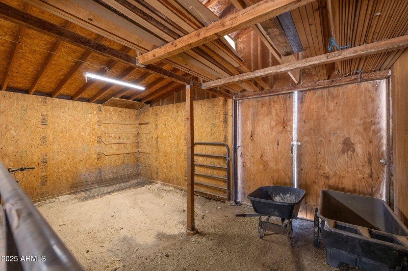 304-Barn Interior