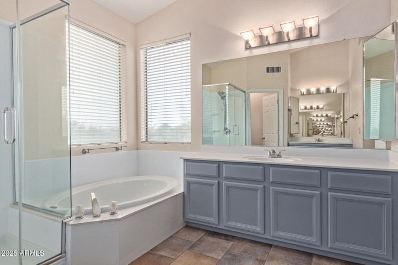 Main Bathroom 2-Candlewood