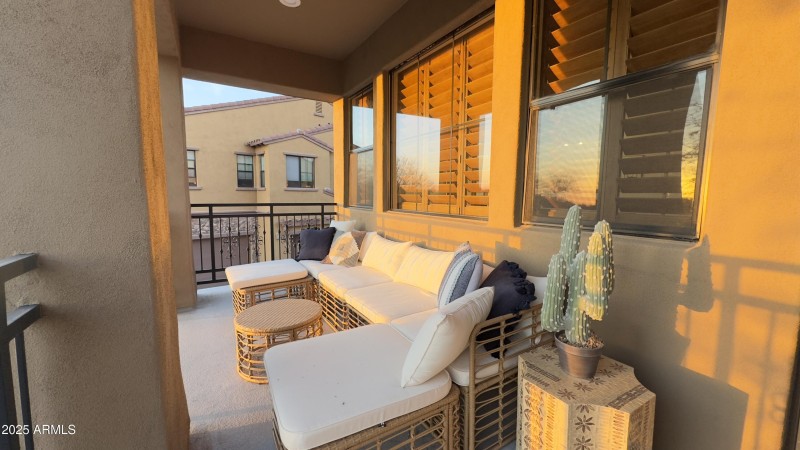 balcony to golf course