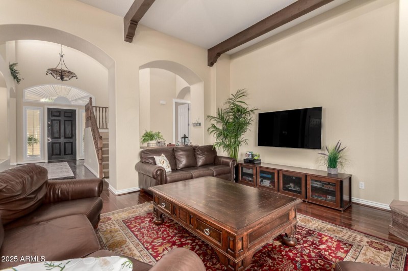 Family Room w/Fireplace