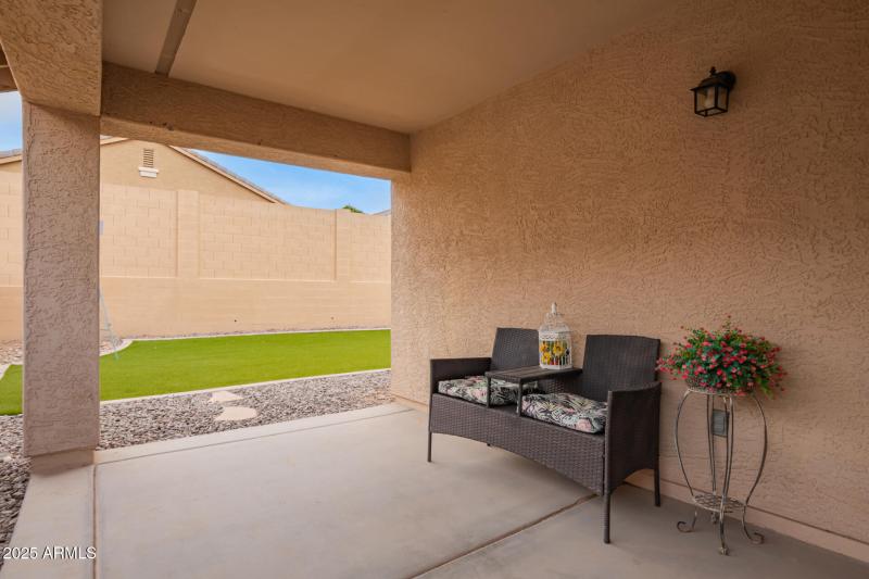 32 - Desert Hills