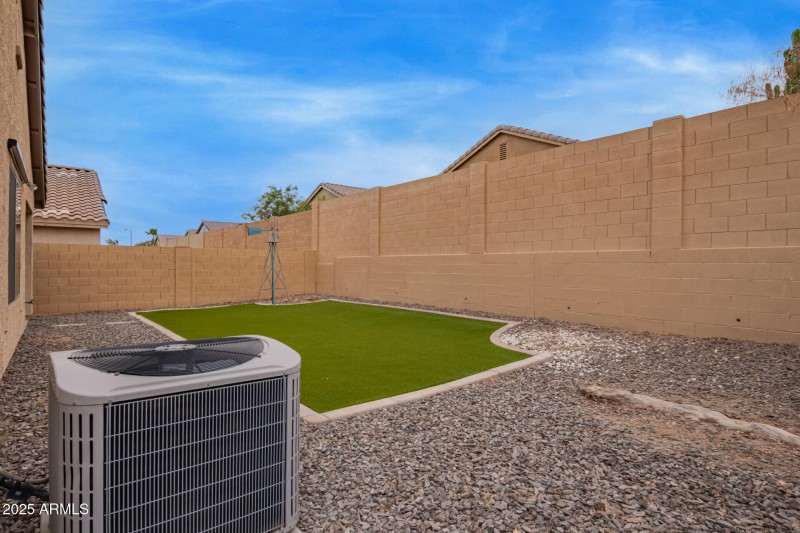 34 - Desert Hills