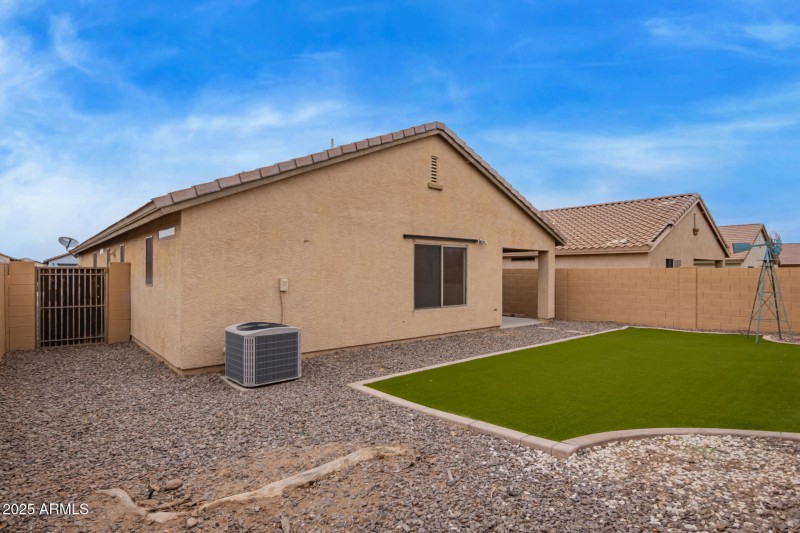 35 - Desert Hills