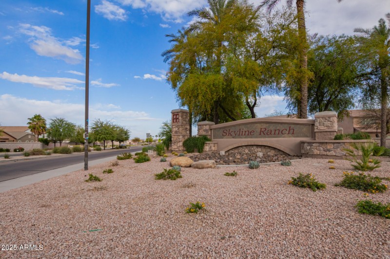 47 - Desert Hills