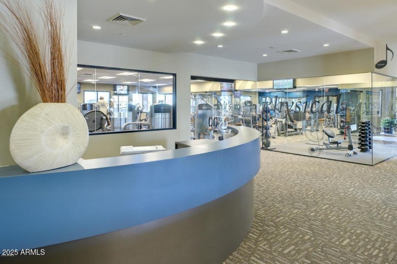 2,000 sq ft Fitness Room