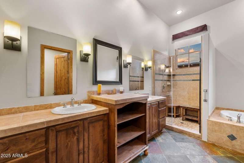 34-Primary Bathroom (2)