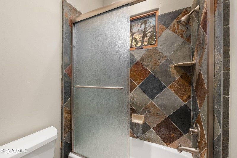 41-Bathroom 2 (2)