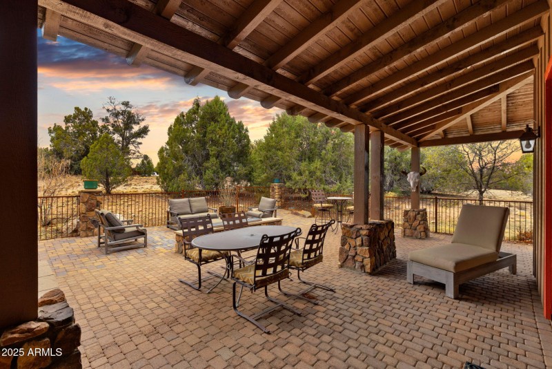 52-Back Patio (4)