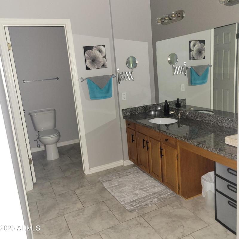 729 primary bathroom 03-25