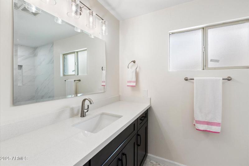 2nd bath ensuite