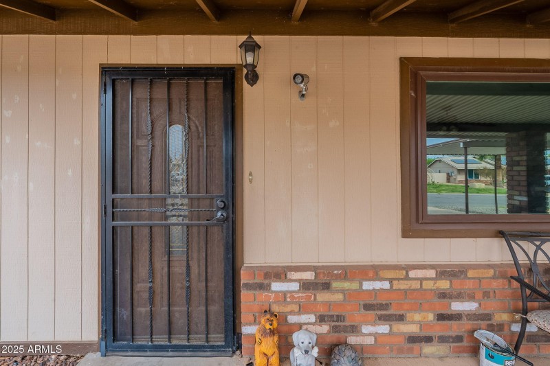 163 Peretz Cir. front door