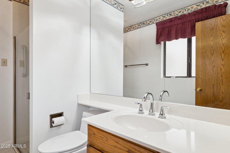 25-web-or-mls-8629-e-cambridge-ave