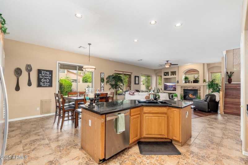1074 E Carla Vista Ct - 20