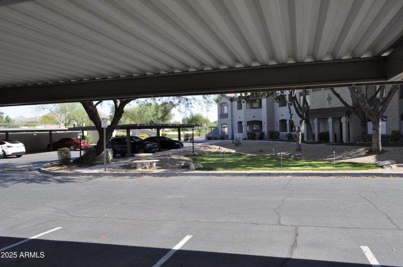 PARKING OVERLOOK PUTTING GREEN